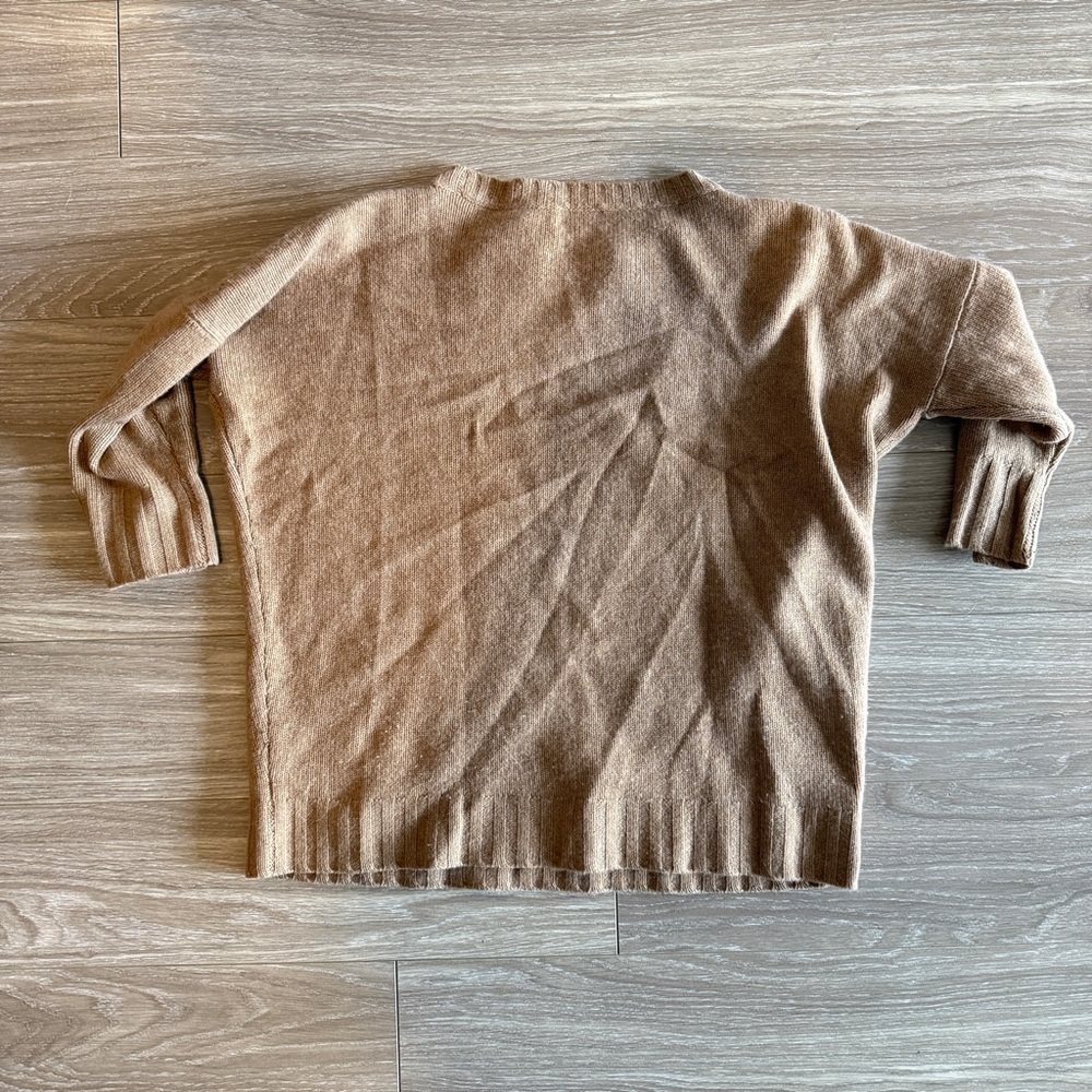 J.crew Italian Cashmere Oversized Dolman 3/4 sleeve sweater tan size small - Picture 4 of 7